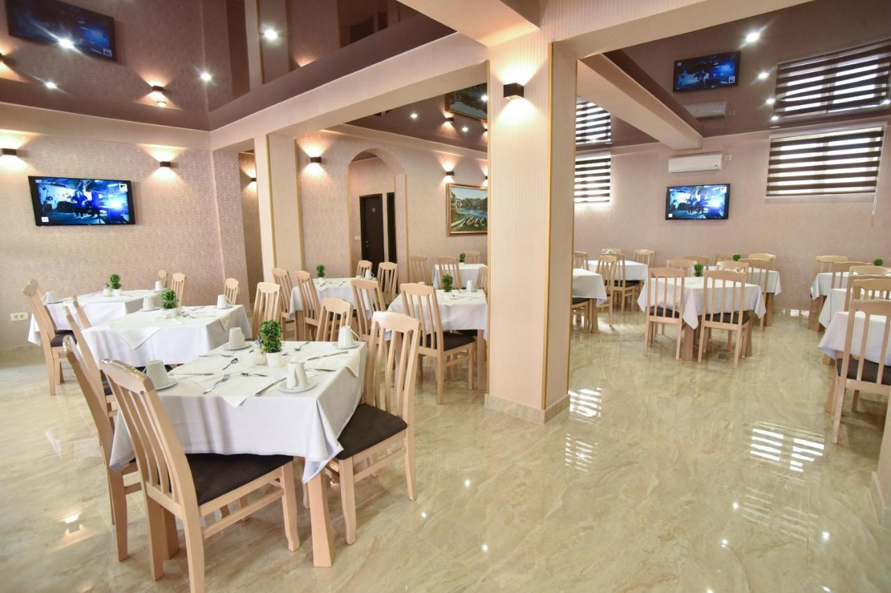 Garni Hotel S Coast Budva Exterior photo