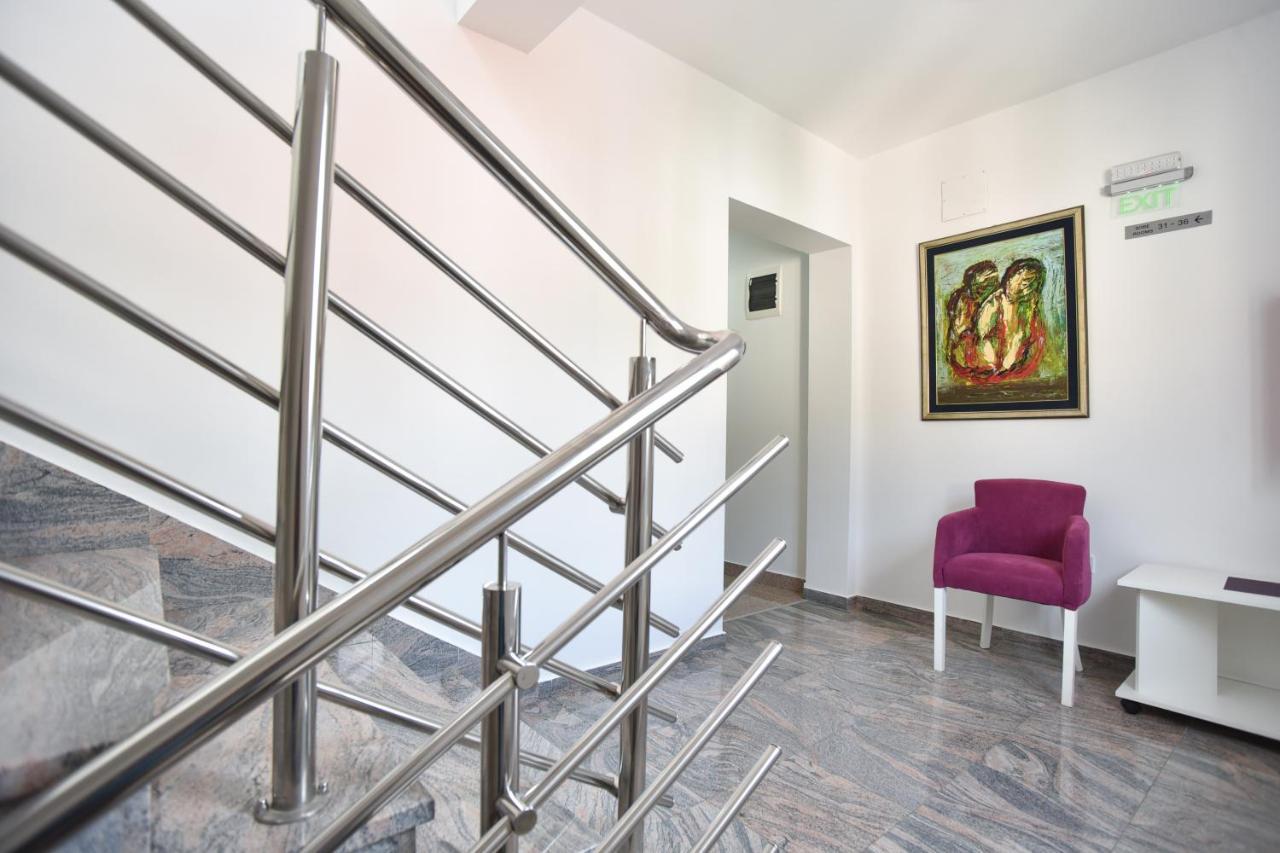 Garni Hotel S Coast Budva Exterior photo