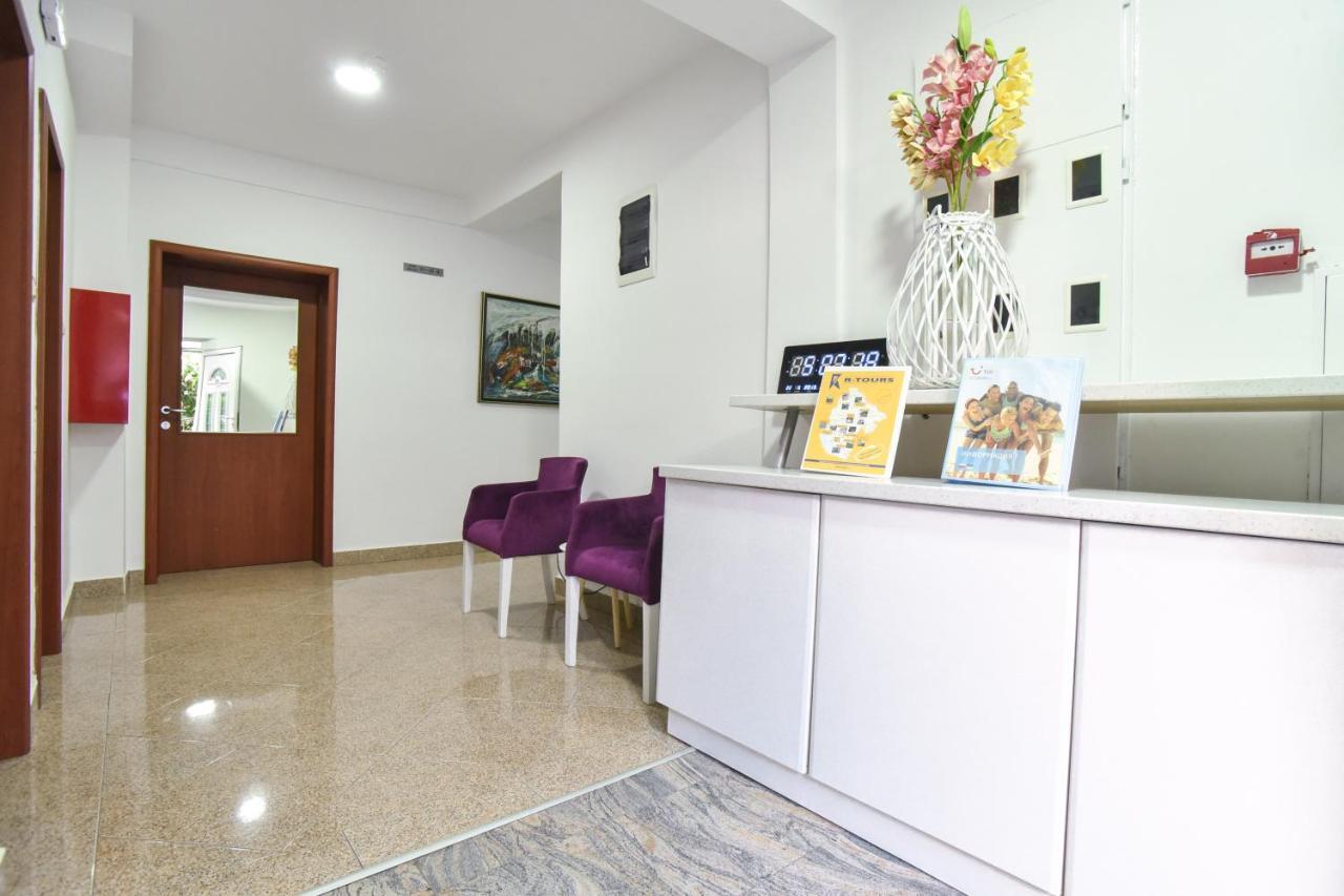 Garni Hotel S Coast Budva Exterior photo