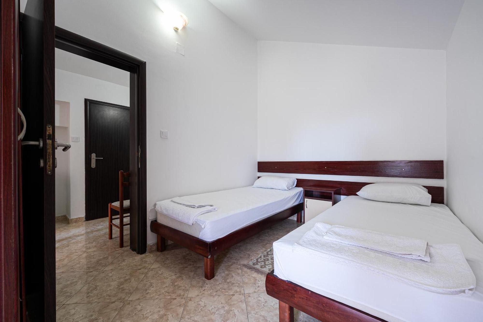 Garni Hotel S Coast Budva Exterior photo