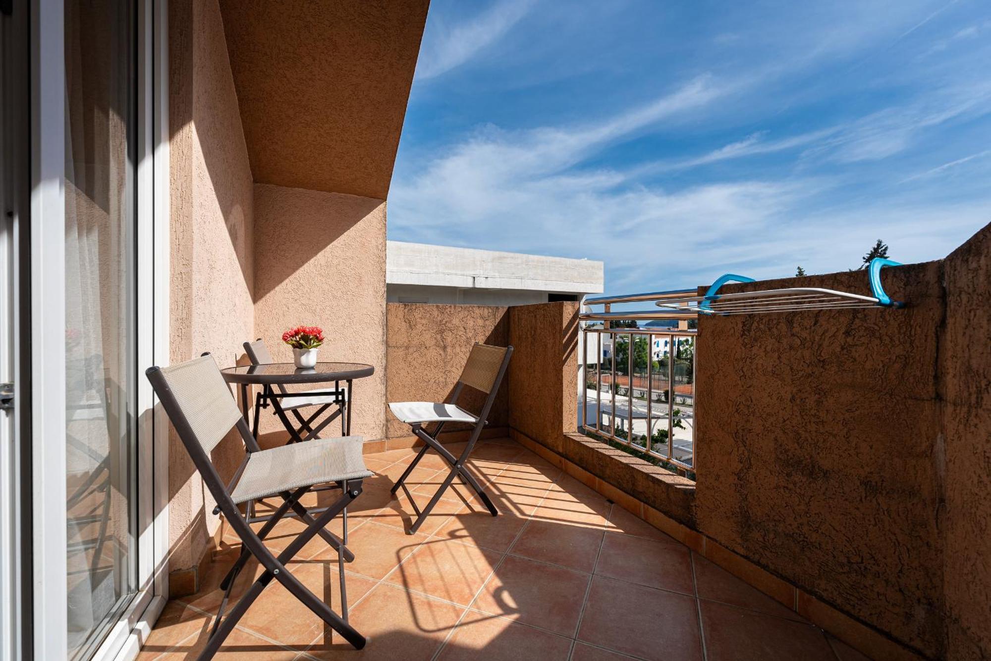 Garni Hotel S Coast Budva Exterior photo