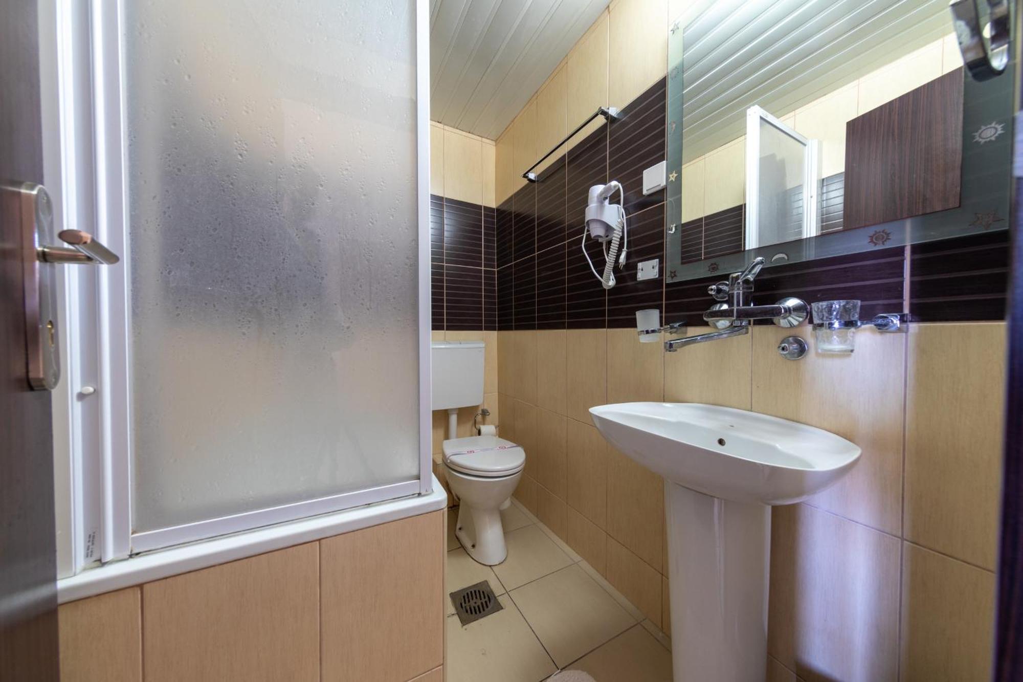 Garni Hotel S Coast Budva Room photo